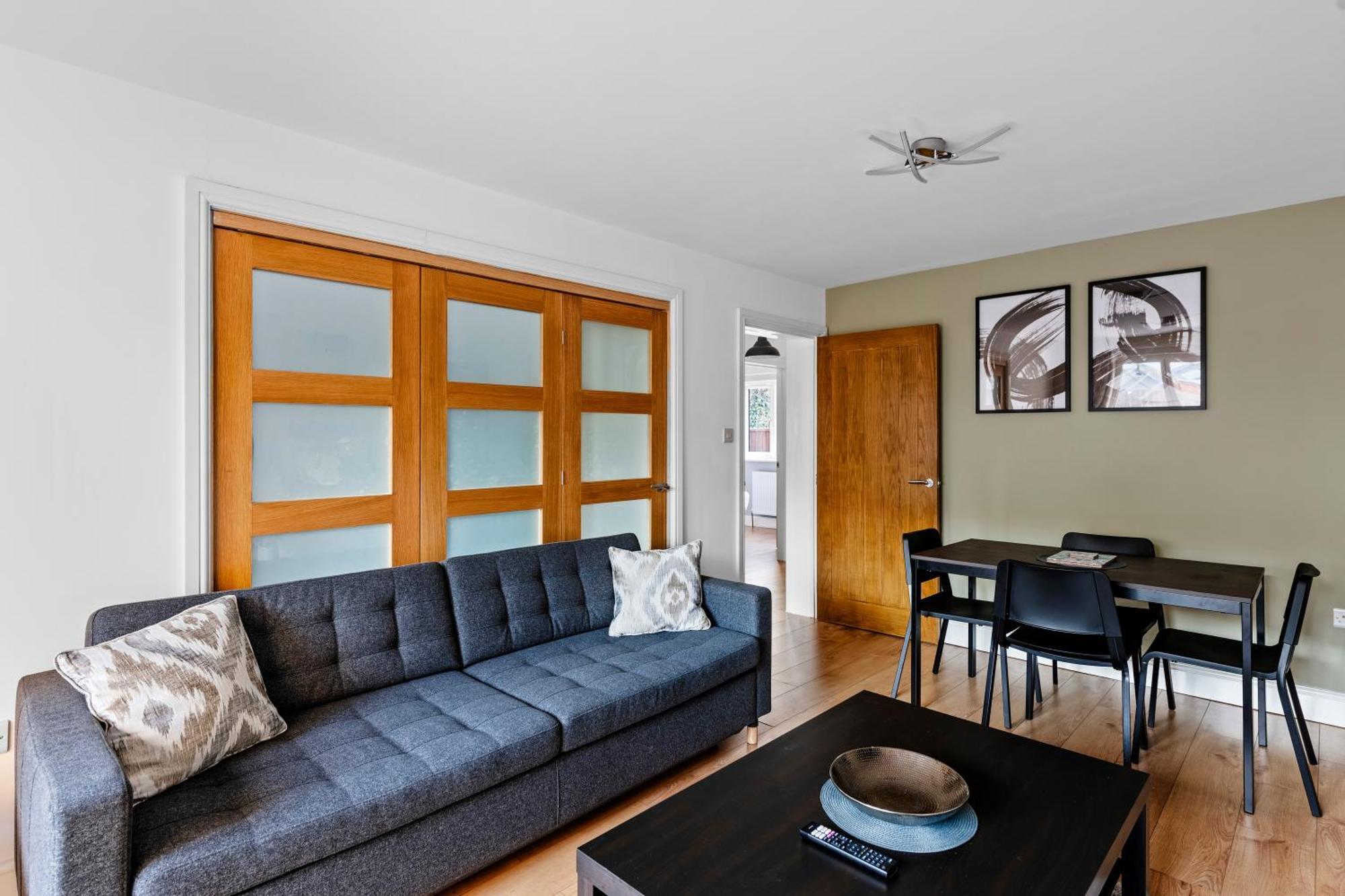 Stylish 2 Bed Bungalow In East Ham, Close To Excel London Ngoại thất bức ảnh